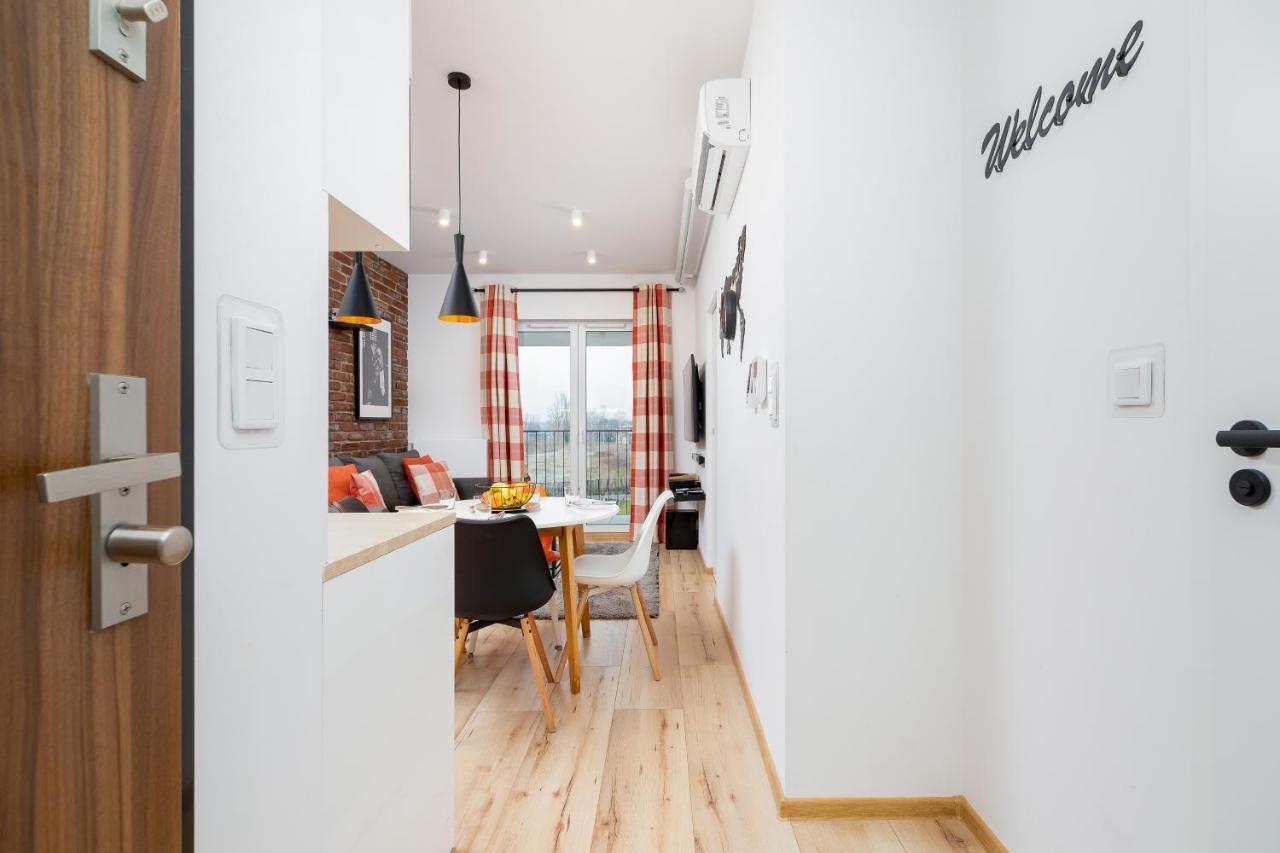 Movie Jacuzzi Apartment At The Main Station By Noclegi Renters Cracovia Exterior foto