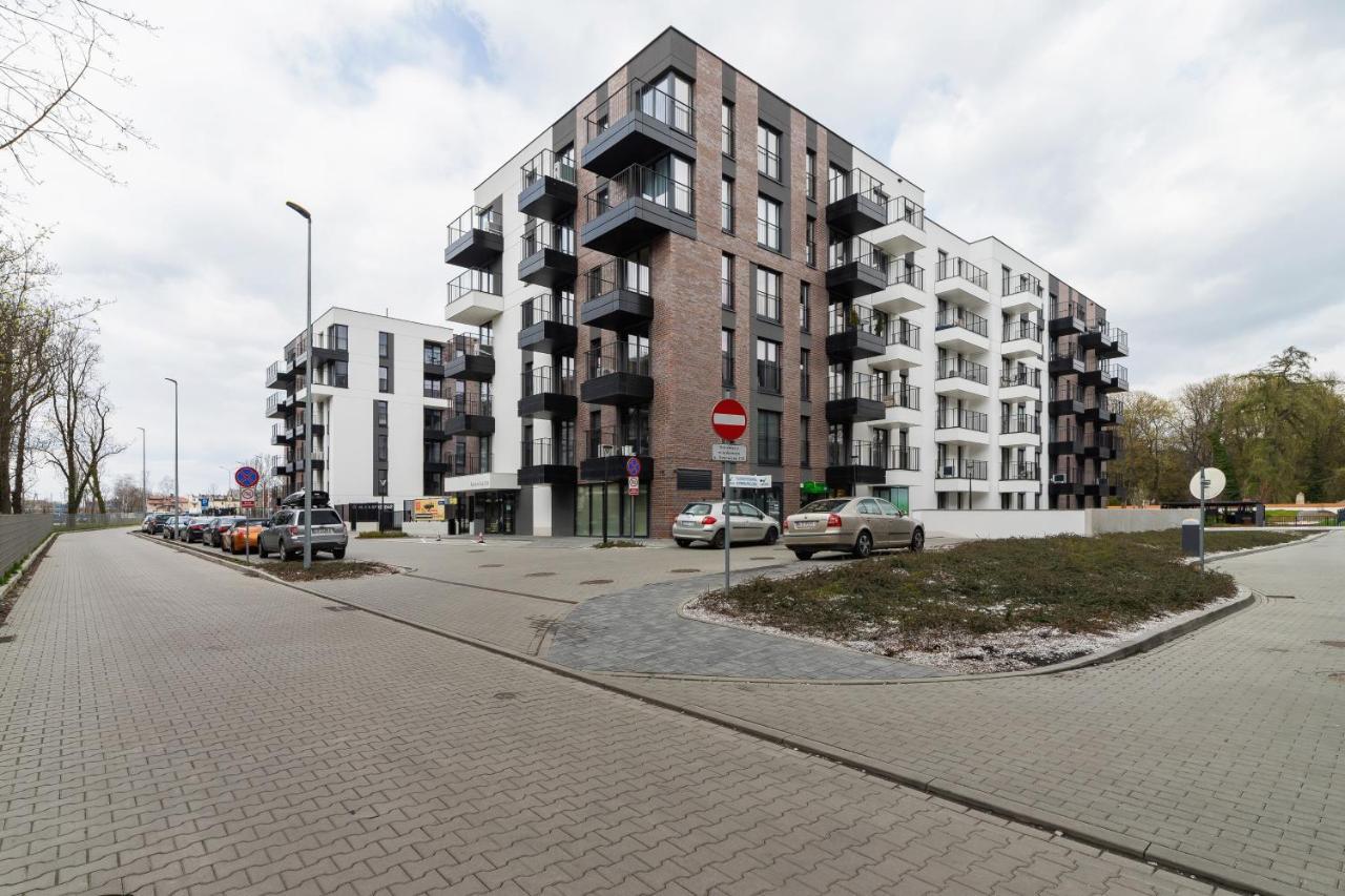 Movie Jacuzzi Apartment At The Main Station By Noclegi Renters Cracovia Exterior foto